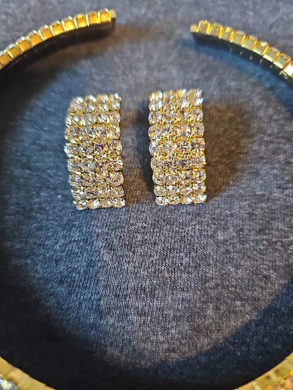 Gold-Tone Rhinestone Statement Collar Necklace & Earrings Set – Never Worn
